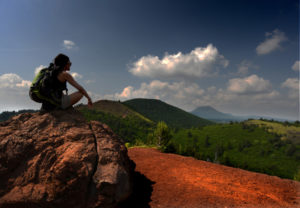 Depuis-le-sommet-du-puy-de-la-VacheD-800x554