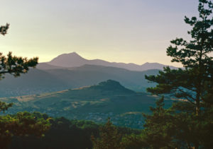 Limagne Fault seen from Gergovie (Photo by Herve Monestier)