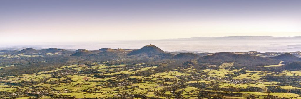 The plateau des Dômes : its surface forms the basement for the Chaîne des Puys volcanoes ©Gérard Fayet